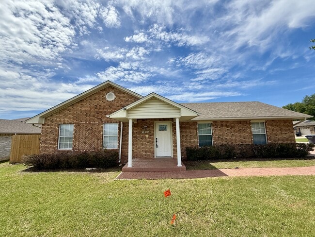 property at 427 N Rockford Pl