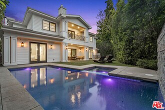 126 N Canyon View Dr in Los Angeles, CA - Building Photo - Building Photo