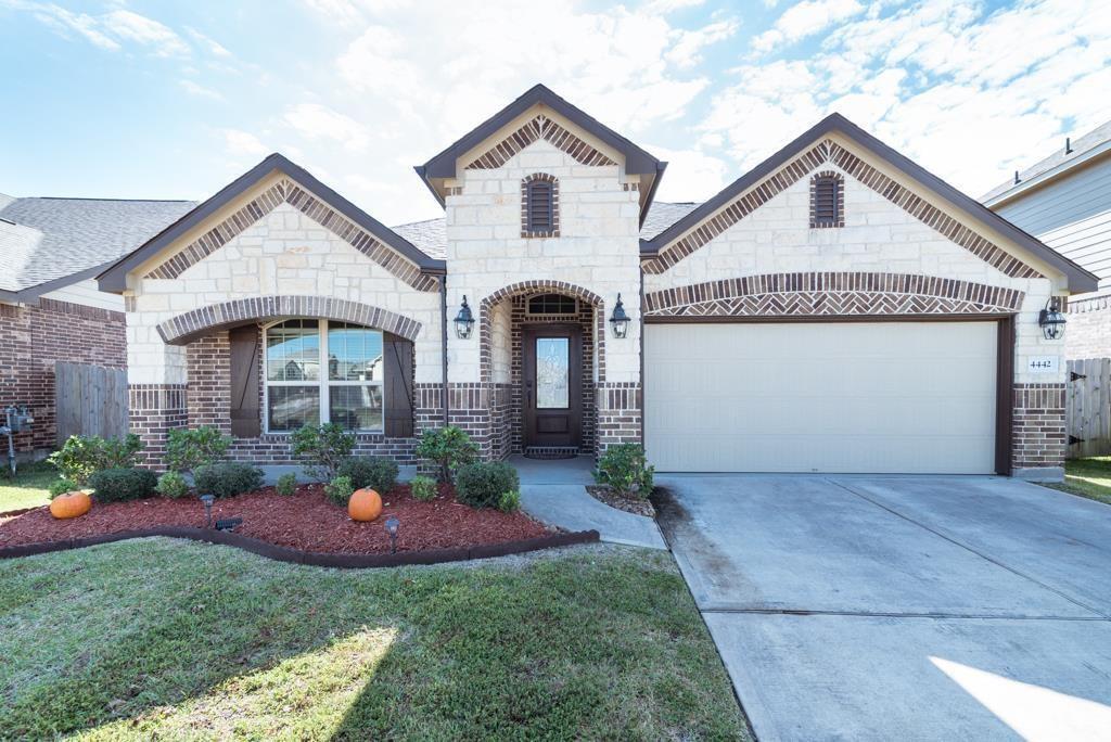 4442 Firebrush Ln in Baytown, TX - Building Photo
