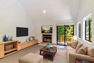 21 San Benito Rd in Brisbane, CA - Building Photo