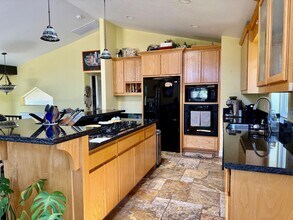 639 Zuni St in South Lake Tahoe, CA - Building Photo - Building Photo
