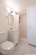 2421 Ala Wai Blvd in Honolulu, HI - Building Photo - Building Photo