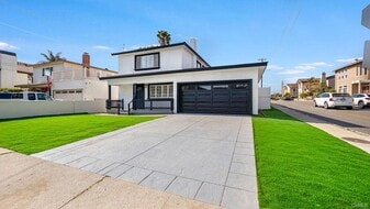 2323 Harriman Ln in Redondo Beach, CA - Building Photo