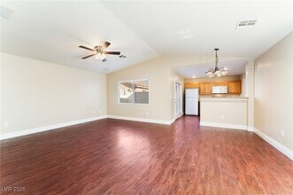4824 Violet Bay Ct in Las Vegas, NV - Building Photo - Building Photo