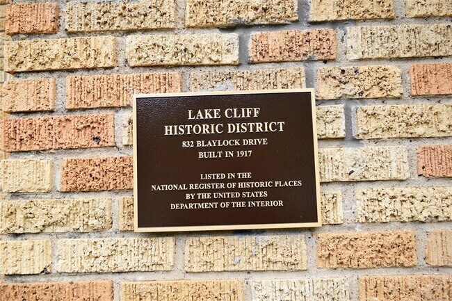 832 Blaylock Dr-Unit -1 in Dallas, TX - Building Photo - Building Photo