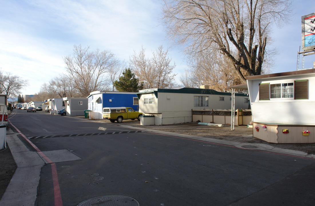 Fairview Mobile Manor in Reno, NV - Foto de edificio