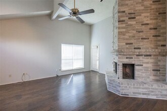 2034 Creek Valley Ln in Sugar Land, TX - Building Photo - Building Photo