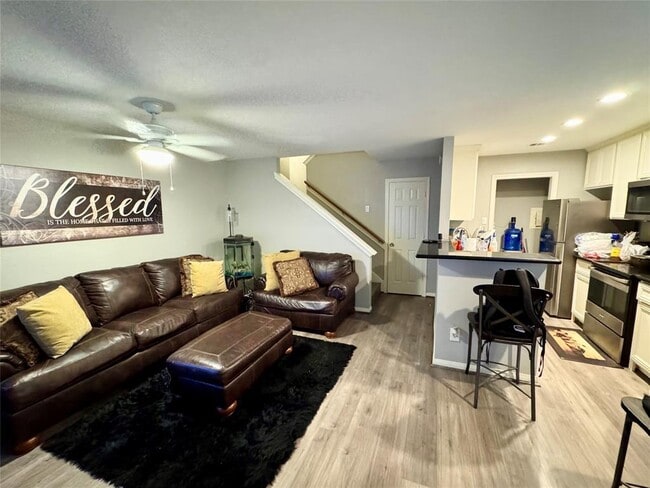 property at 14600 Fonmeadow Dr