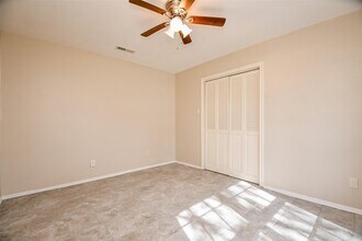 5810 Fontenelle Dr in Houston, TX - Building Photo - Building Photo