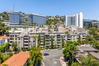 8425 Fountain Avenue, in West Hollywood, CA - Building Photo - Building Photo