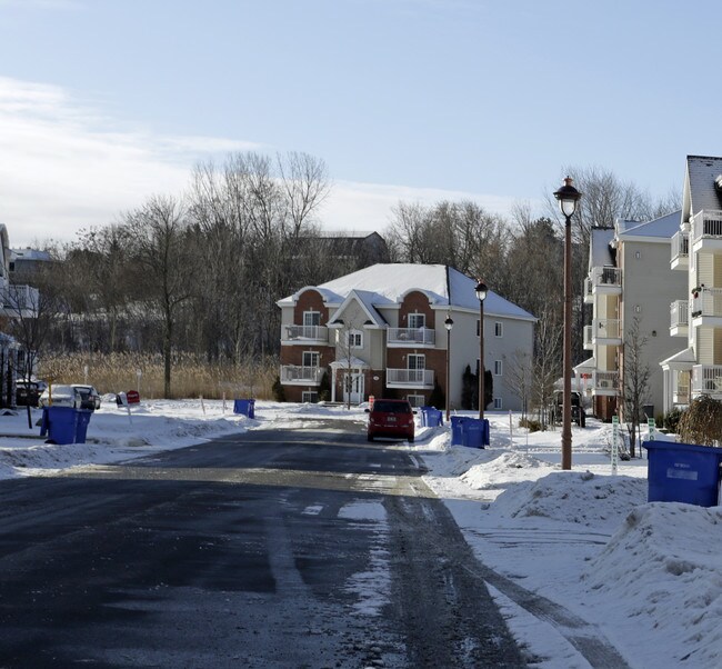 945 de Clichy in Pincourt, QC - Building Photo - Building Photo