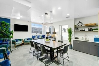 The North in Northridge, CA - Foto de edificio - Building Photo