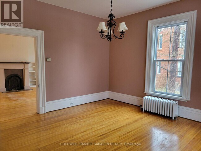 5 D'Arcy St in Perth, ON - Building Photo - Building Photo