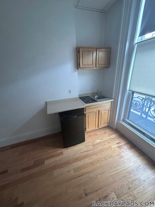 405 Beacon St in Boston, MA - Building Photo