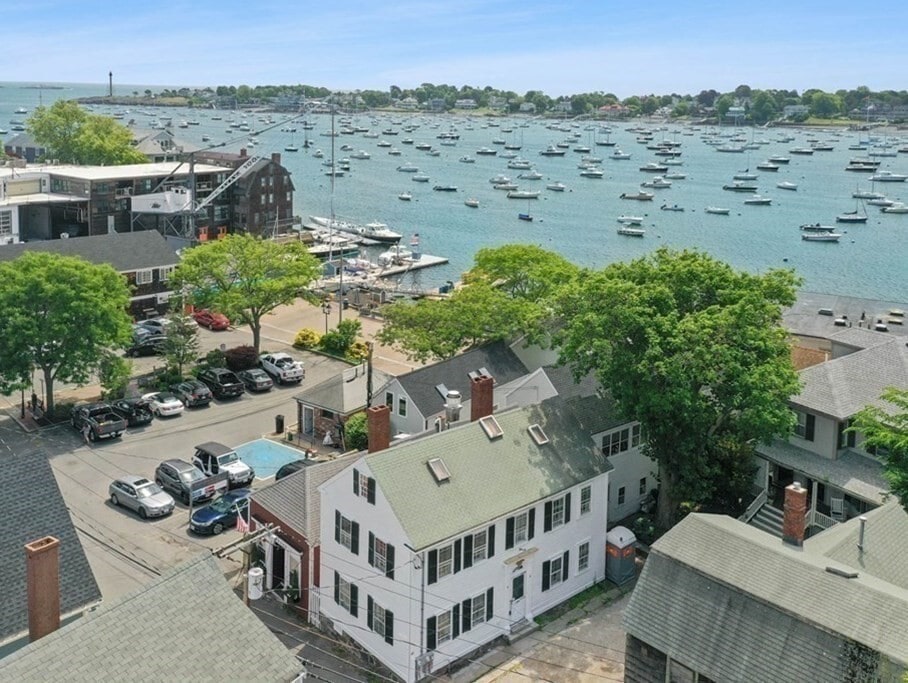 61 Front St in Marblehead, MA - Building Photo
