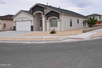 355 Sol Ct in Vinton, TX - Building Photo - Building Photo