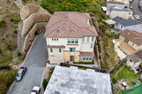 Wellington in Daly City, CA - Foto de edificio - Building Photo