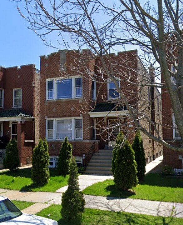 2443 N Newcastle Ave in Chicago, IL - Building Photo