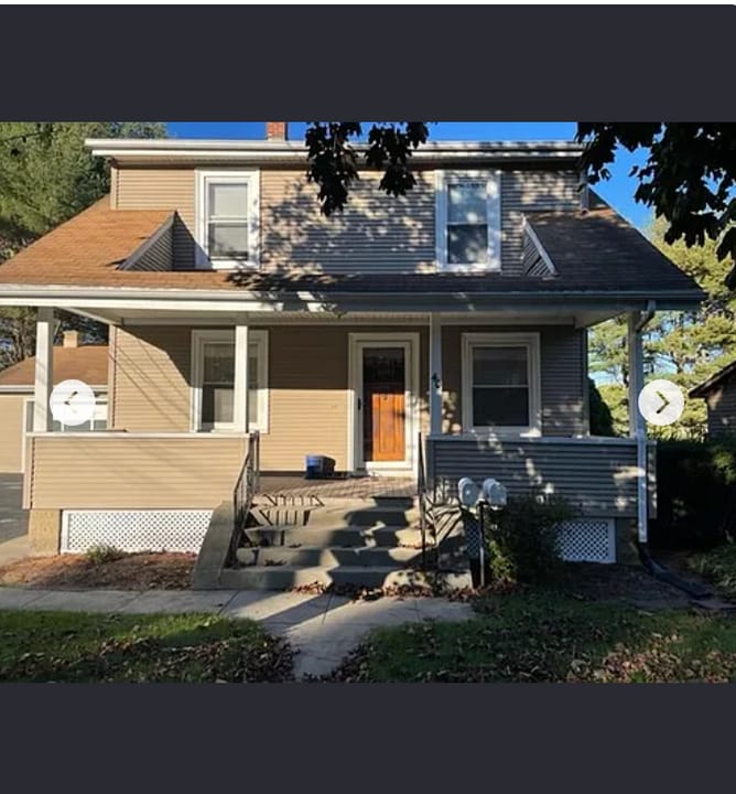 40 Metropolitan Ave in Cranston, RI - Building Photo