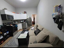 1605 W Diamond St in Philadelphia, PA - Building Photo