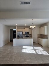 817 Holbrook Rd, Unit 811W in Springtown, TX - Foto de edificio - Building Photo