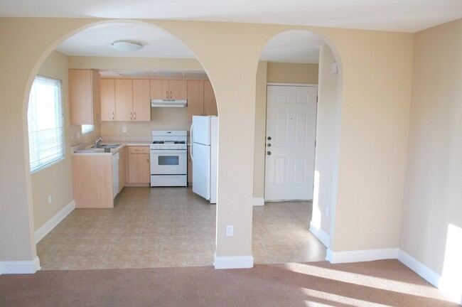 property at 951 W Summerland Ave