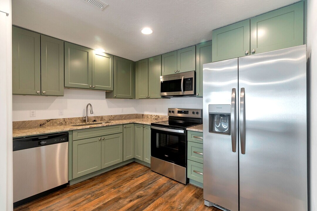 1655 S Longview Rd in Santaquin, UT - Building Photo