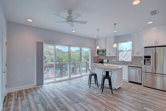 806 W Live Oak St in Austin, TX - Building Photo - Building Photo