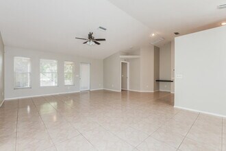 11753 Shirburn Cir in Parrish, FL - Building Photo - Building Photo