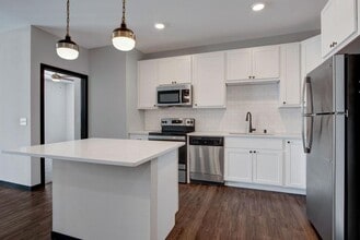 The Lafayette in Fitchburg, WI - Foto de edificio - Building Photo