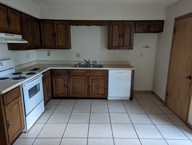 1535 Savannah Dr in Slidell, LA - Foto de edificio - Building Photo