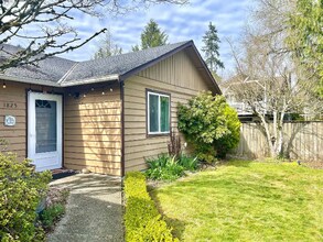1825 225th St SE in Bothell, WA - Building Photo - Building Photo