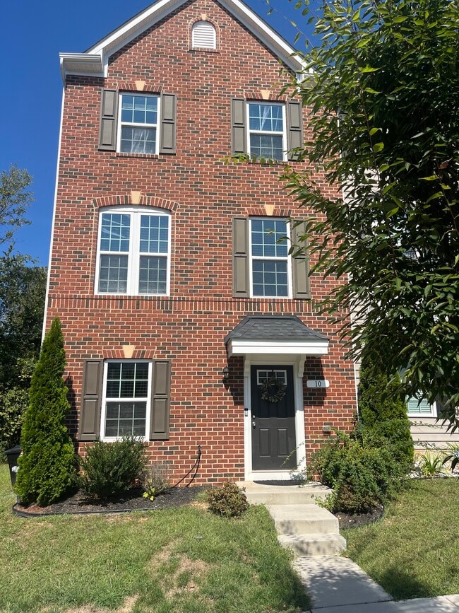 property at 10 Laurel Gate Ct