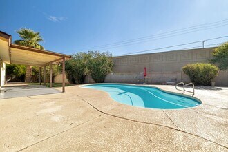 1001 E Riviera Dr in Tempe, AZ - Building Photo - Building Photo