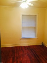 1907 W Argyle St-Unit -Apt 2 in Chicago, IL - Building Photo - Building Photo