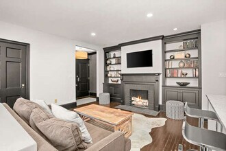 169 Mason St, Unit Virginia Court in Greenwich, CT - Foto de edificio - Building Photo