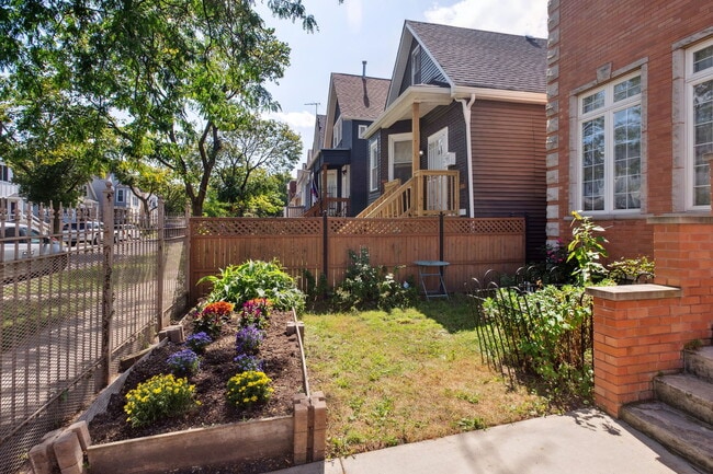1724 N Keeler Ave in Chicago, IL - Building Photo - Building Photo