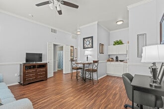 Mountain Creek Retirement Living in Grand Prairie, TX - Building Photo - Interior Photo