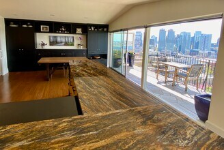 505 Belmont Ave E, Unit 1101 in Seattle, WA - Building Photo - Building Photo
