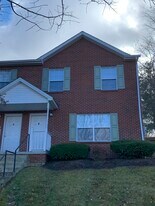 415 Laurence Ln in Blacksburg, VA - Building Photo