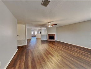 8445 New Castleton Ln in Fort Worth, TX - Building Photo - Building Photo