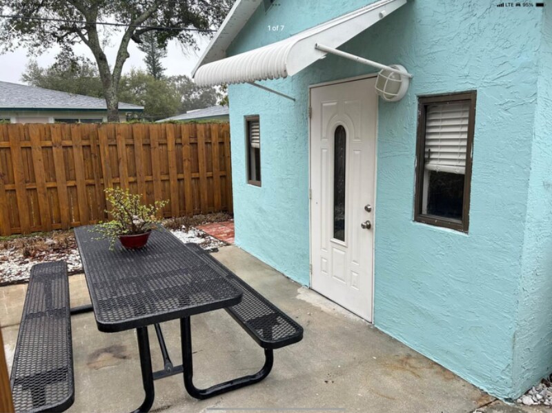 230 SW 15th St in Fort Lauderdale, FL - Building Photo