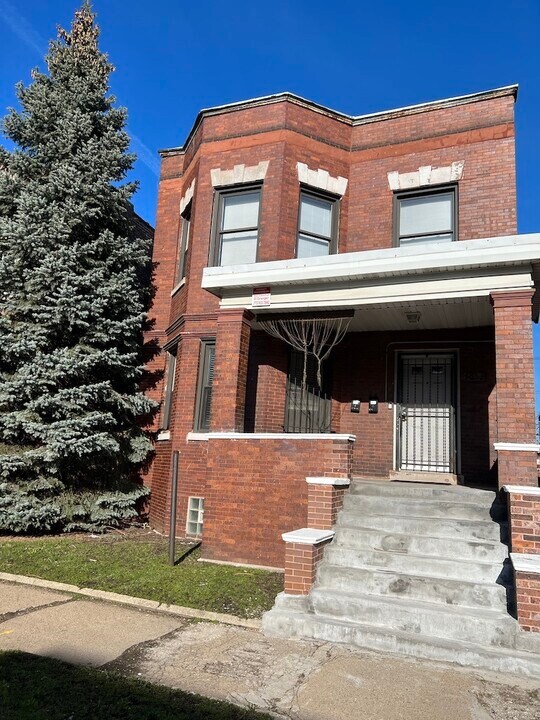 7053 S Eberhart Ave in Chicago, IL - Building Photo