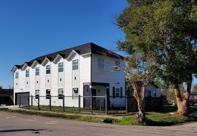 property at 2615 Campbell St