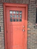 1106 E Lake Rd in Erie, PA - Building Photo