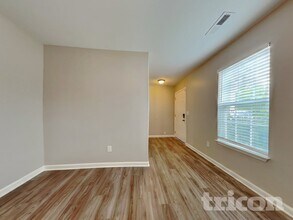 6602 Maderia Ct in Whitsett, NC - Building Photo - Building Photo