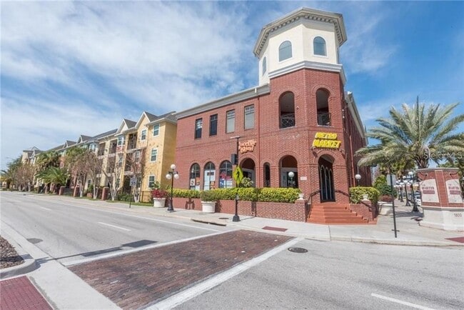 property at 1910 E Palm Ave