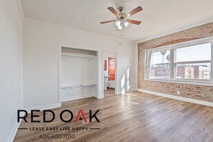 728 S Berendo St in Los Angeles, CA - Building Photo
