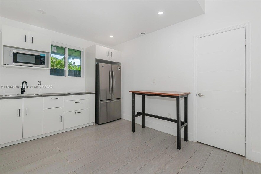 1955 SW 5th Ave, Unit 1 in Miami, FL - Building Photo