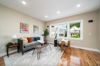 275 Pearsall Ave in Jersey City, NJ - Building Photo - Building Photo